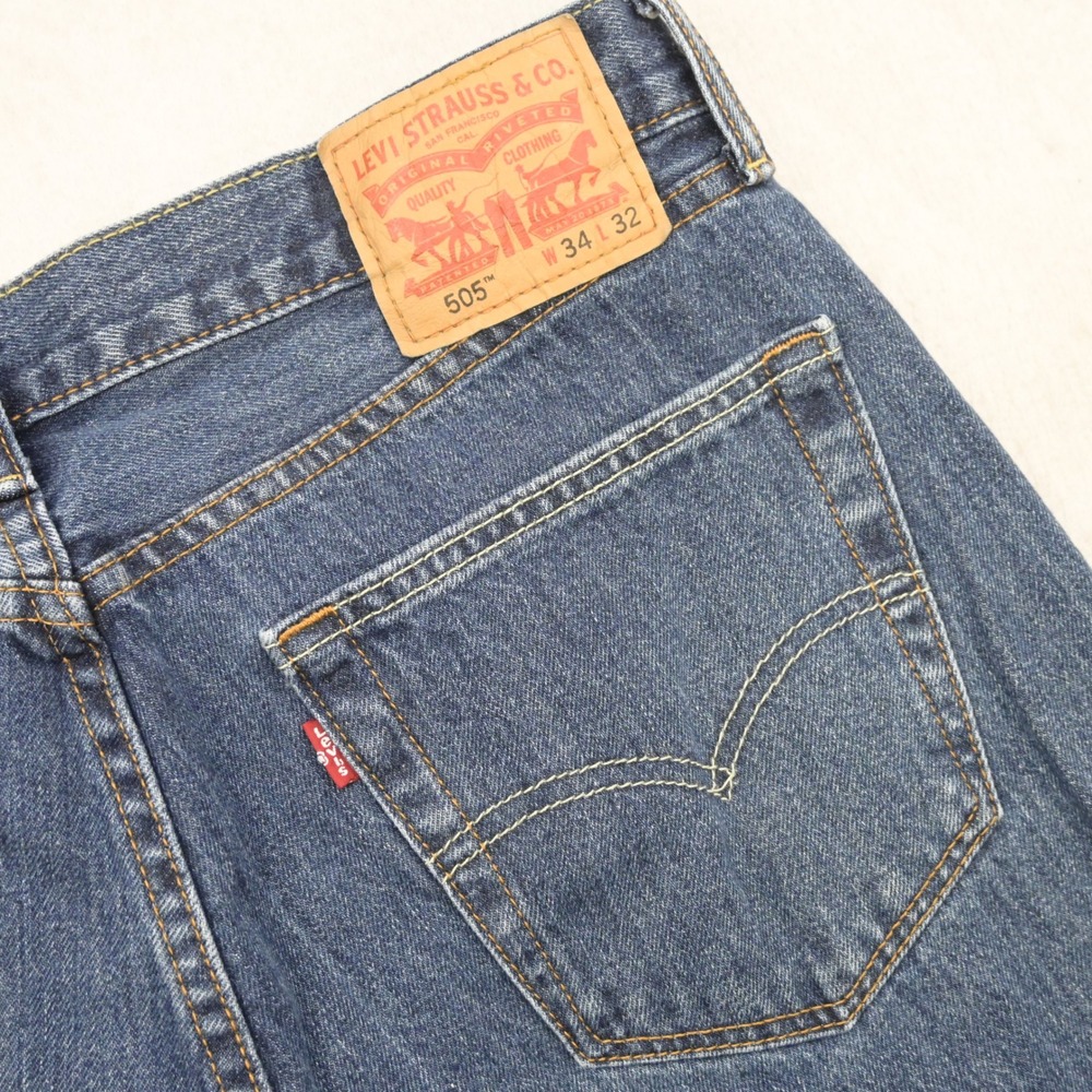 Levi's 505 Jeans Mens 34 x 32 Regular Fit Blue Denim Straight Leg Zip Fly